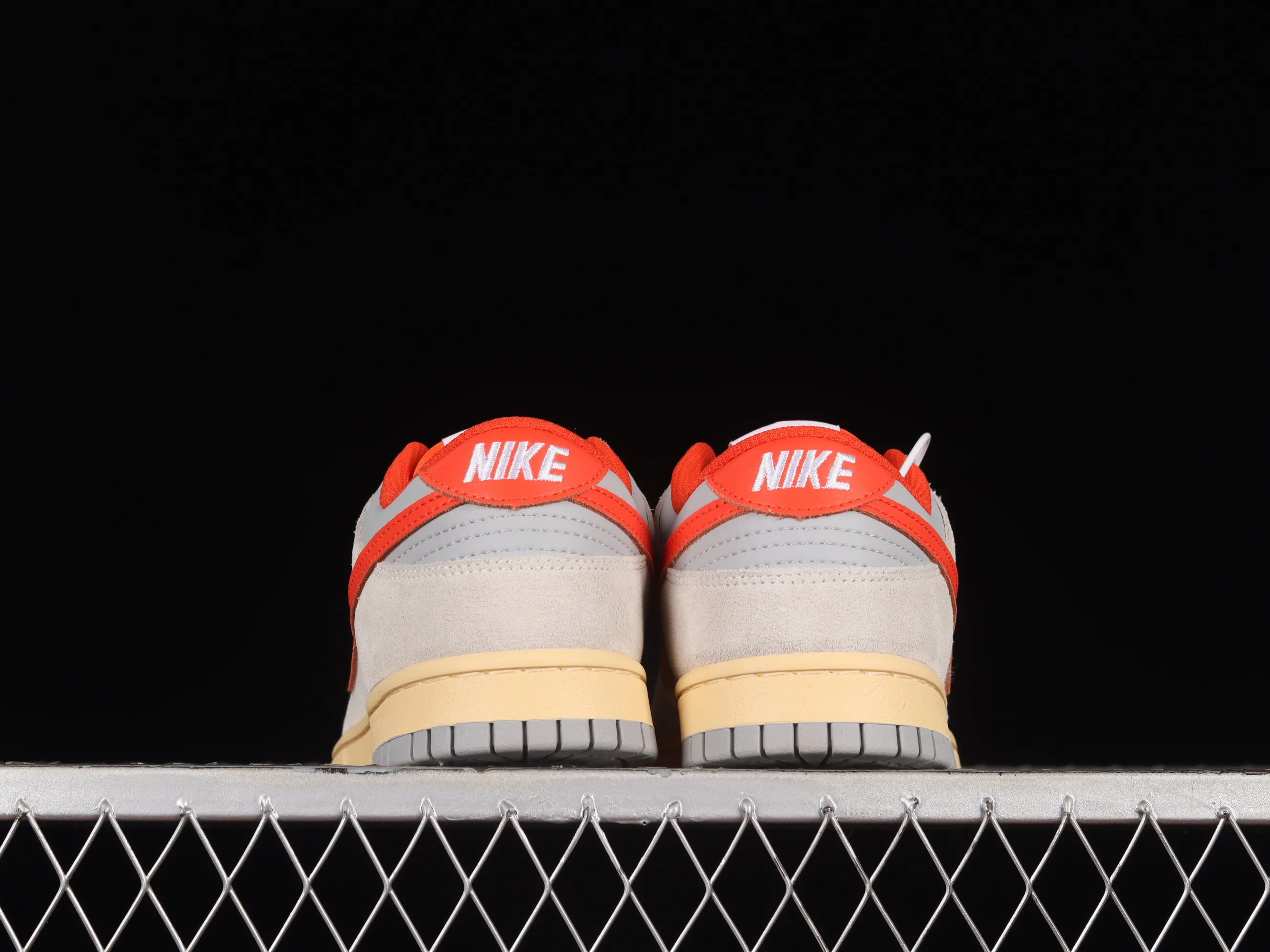 All Categories Nk SB Dunk Series Nk SB Dunk Low Low-top sneakers Cost-effective version Nk Dunk Low 85 "Athletic Department" First year gray and red color SB low-top sports and leisure sneakers FJ5429-133